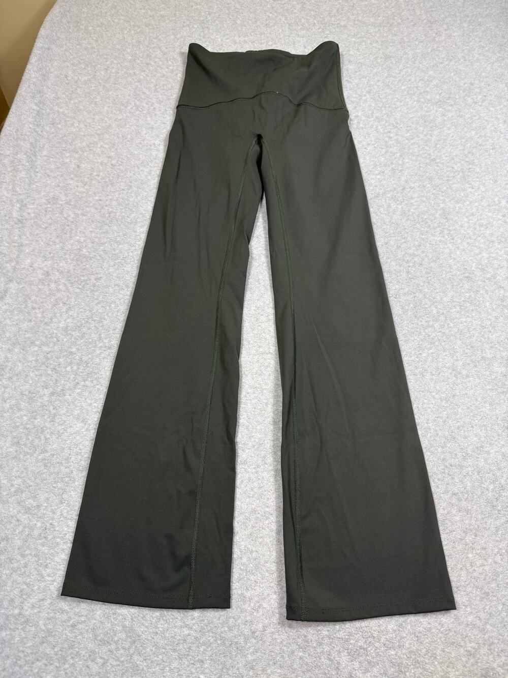 Spanx Womens Size M Green Booty Boost Flare Leggings
